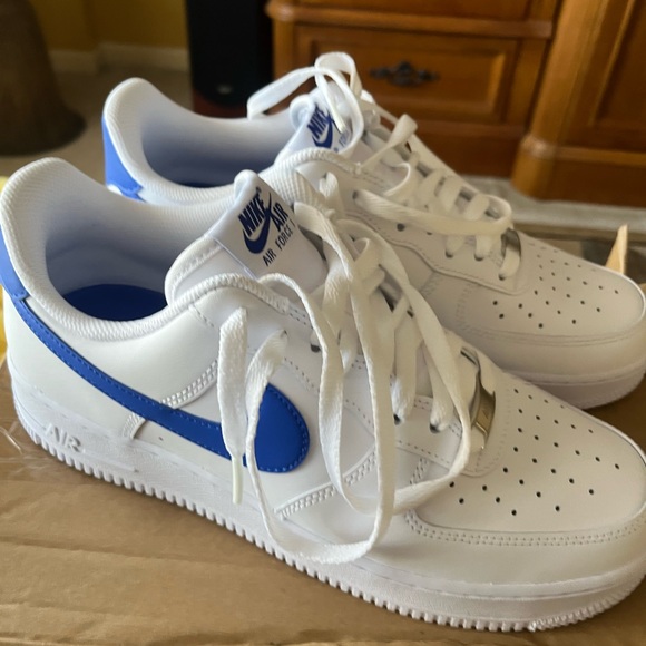 Like New Nike Air Force Men's Royal Blue White Sneakers size